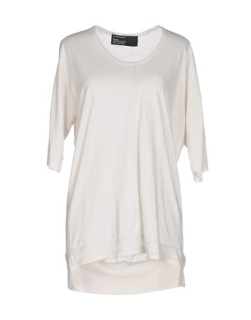 Nude: Masahiko Maruyama T-shirts