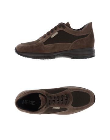 Henne Sneakers