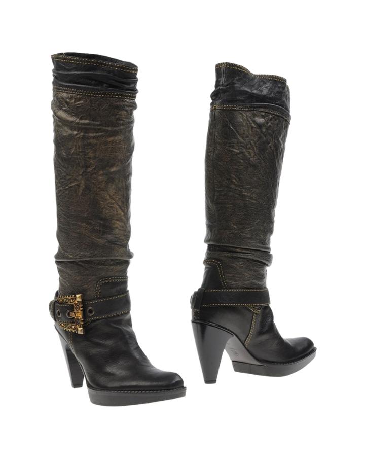 Sara K Boots