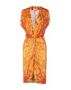 Kor  Knee-length Dresses