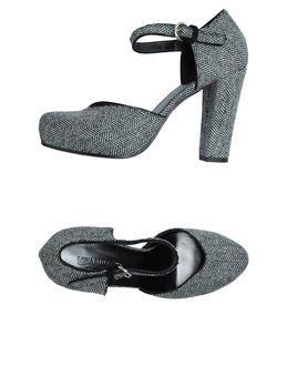 Lena Milos Pumps