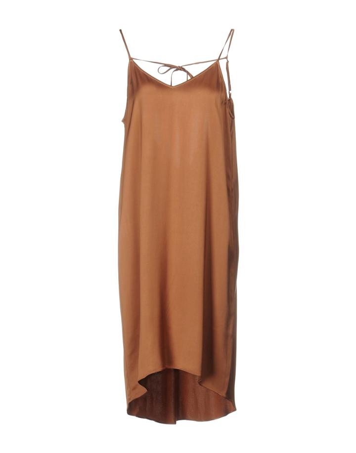 Les Petites. Knee-length Dresses