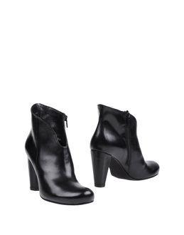Evado Ankle Boots