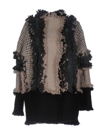 Pe' De Chumbo Coats