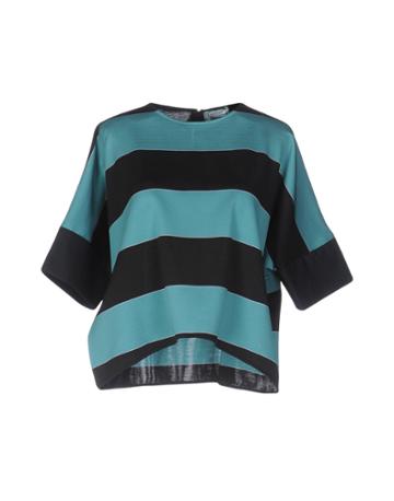Achtland T-shirts