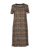Daks London Knee-length Dresses