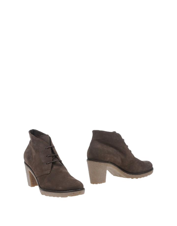 Victor Blake Ankle Boots