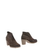 Victor Blake Ankle Boots
