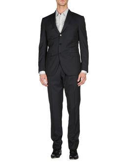Le Marais Suits