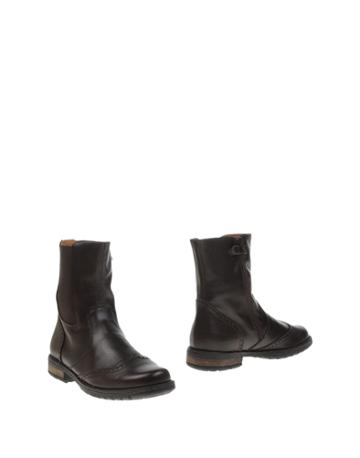 Clarys Ankle Boots