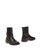 Clarys Ankle Boots