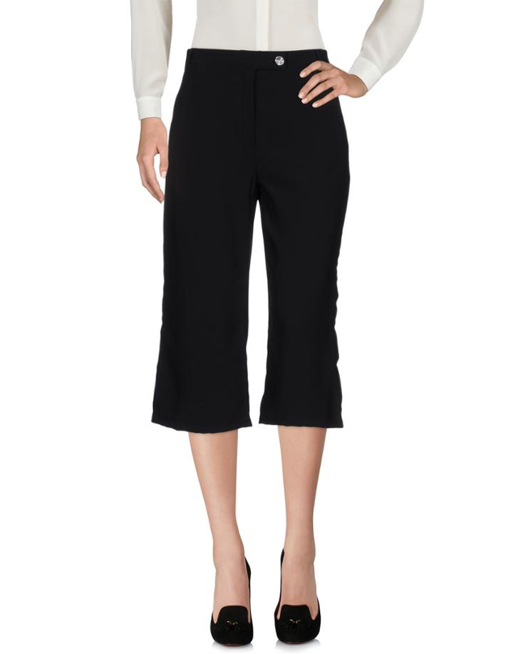Paola T. 3/4-length Shorts