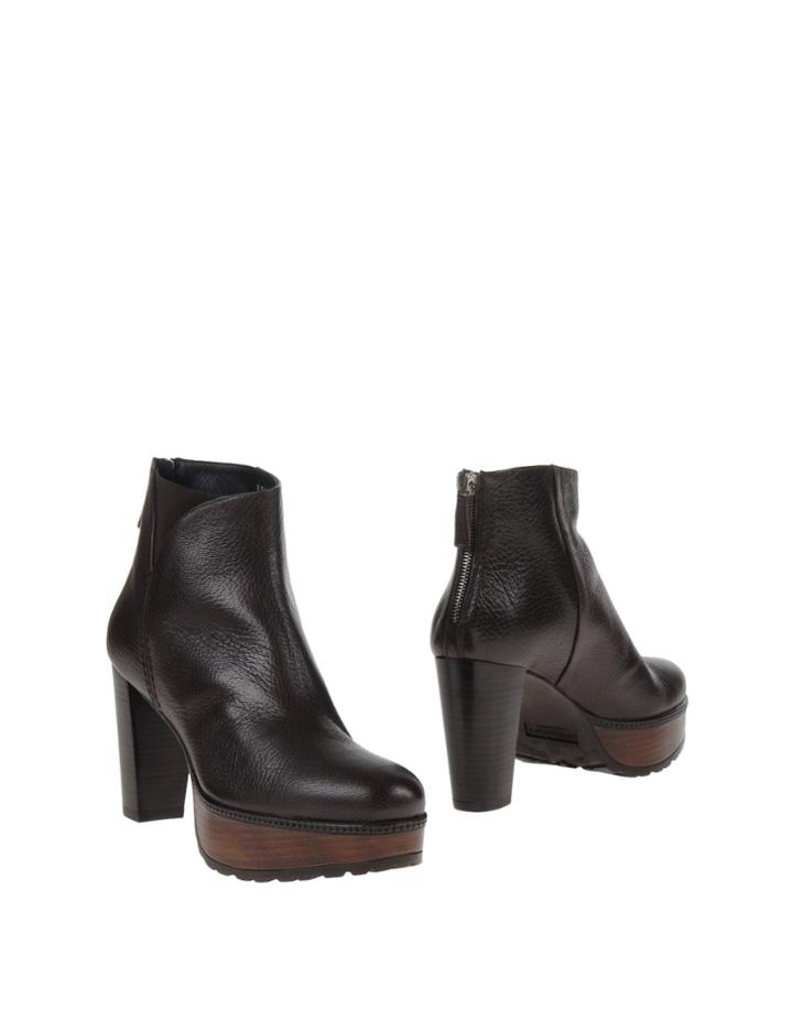 Poins Quintana Ankle Boots