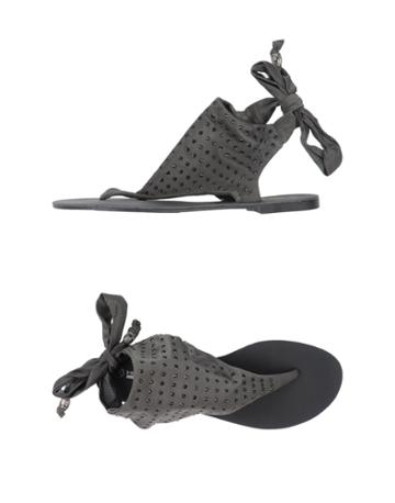 Hot Sand Toe Strap Sandals