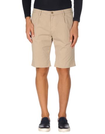 Quattro. Decimi Bermudas