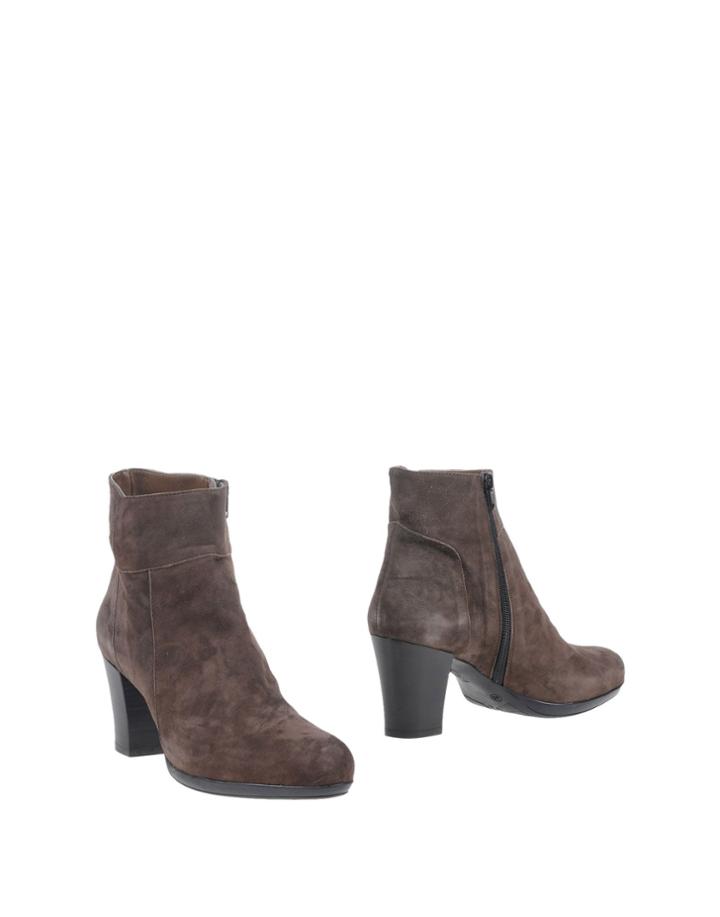 Charme Ankle Boots