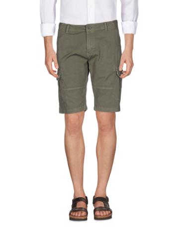J.e. Mc Collum Bermudas
