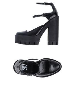 Sti  Sandals