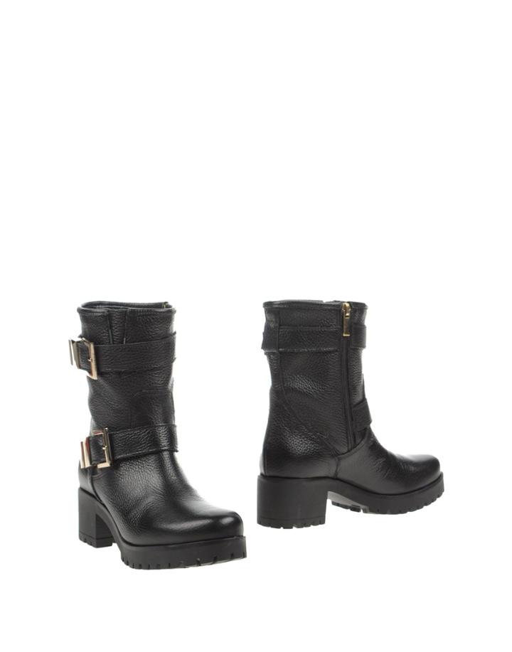 L'amour Ankle Boots