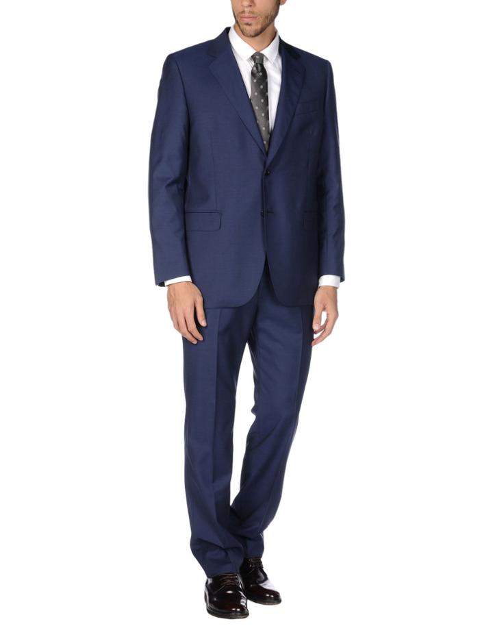 Urbis Suits