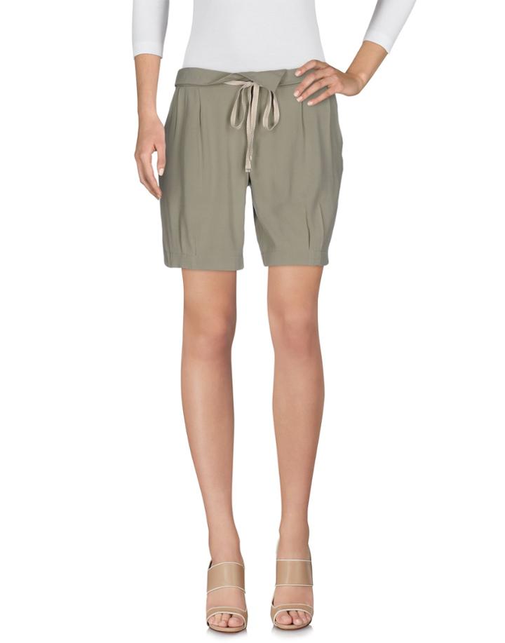 Della Ciana Bermudas