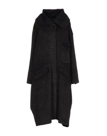 Moyuru Coats