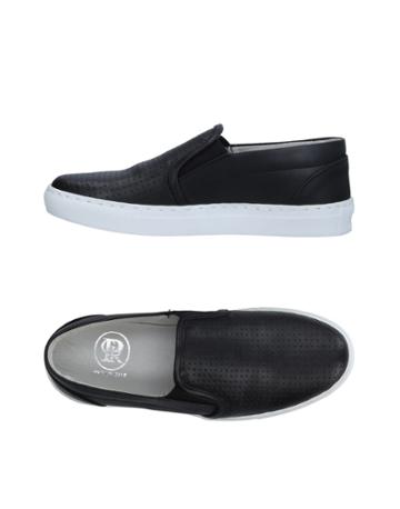 Grp Sneakers