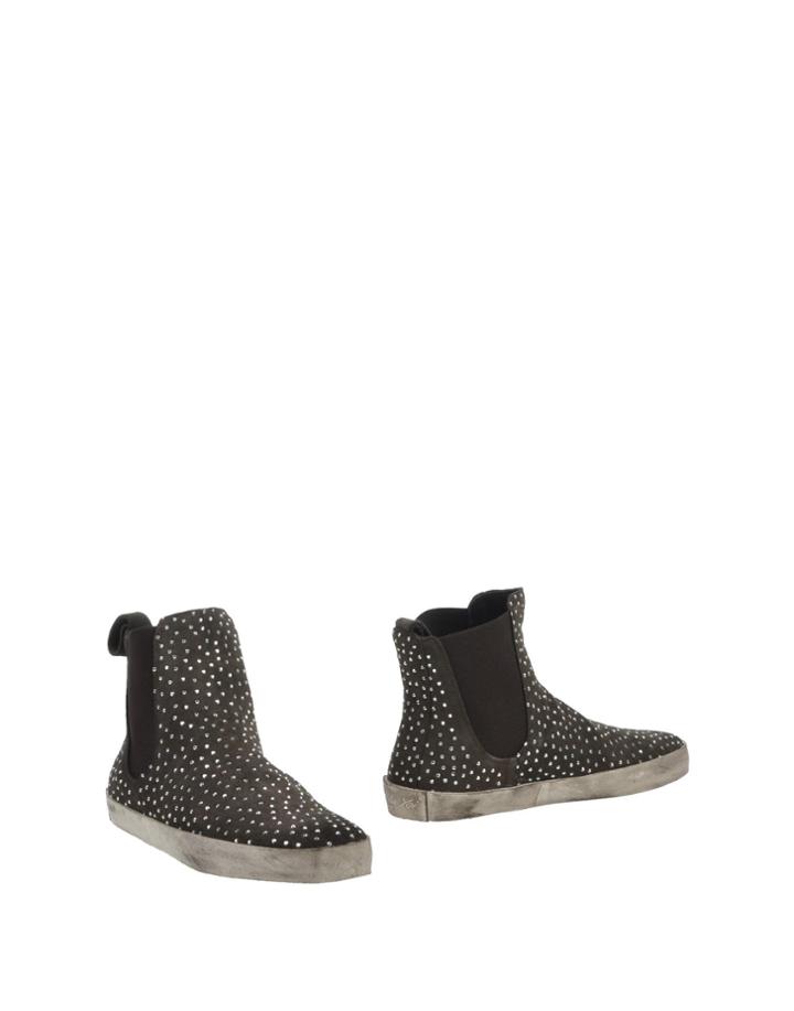 Helen Yoi Ankle Boots