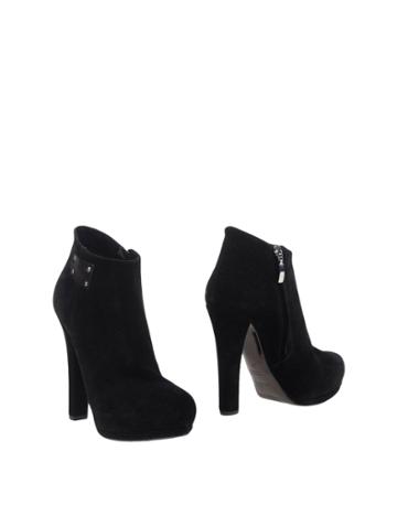 Left And Right Ankle Boots