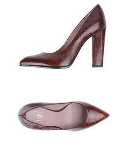 Armani Collezioni Pumps