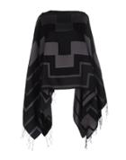 Marcelo Burlon Capes