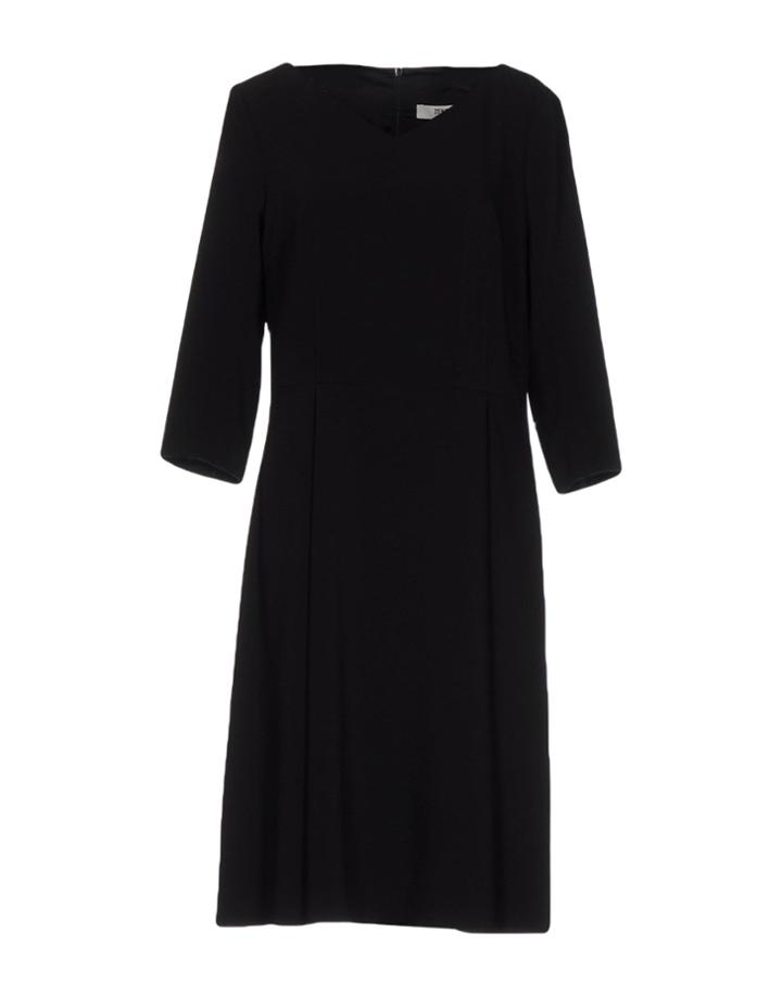 Zenggi Knee-length Dresses