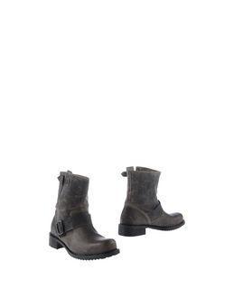 Davidson Ankle Boots