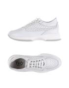 Yv &reg; Sneakers
