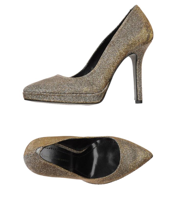 Somethingalamode Pumps