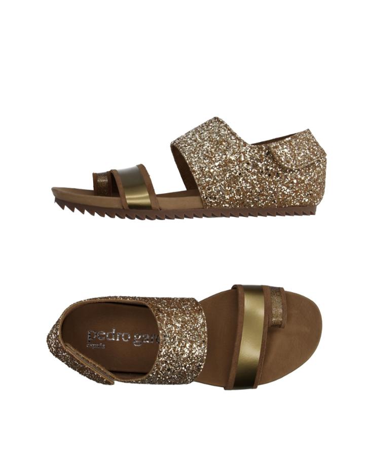 Pedro Garc A Toe Strap Sandals