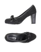 Mary Pumps