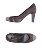 Alexandra Pumps