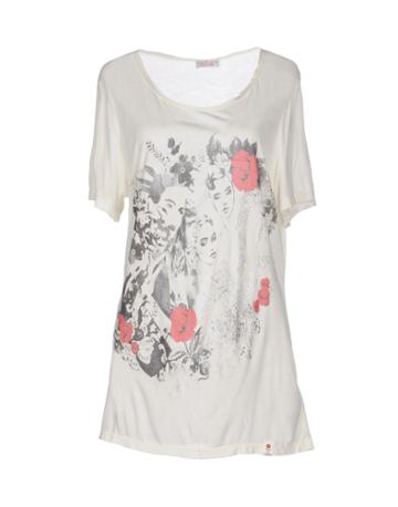 Due Di Latte T-shirts