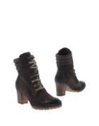 Manas Ankle Boots
