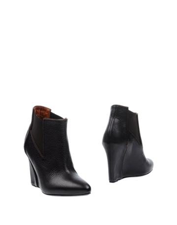 Mugnai Ankle Boots