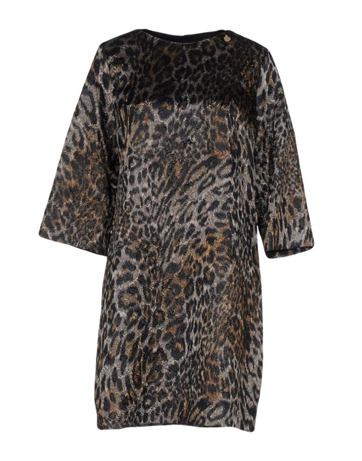 La Pomme De Loveley Short Dresses