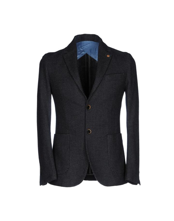 Ago. Ra. Lo. Blazers