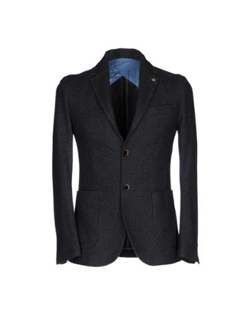 Ago. Ra. Lo. Blazers