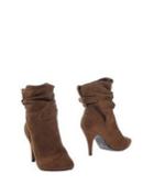 Primadonna Ankle Boots