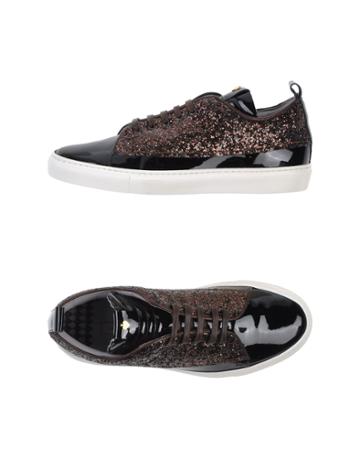 Lara Hampton Sneakers