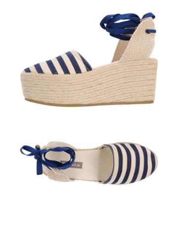   Trois Espadrilles