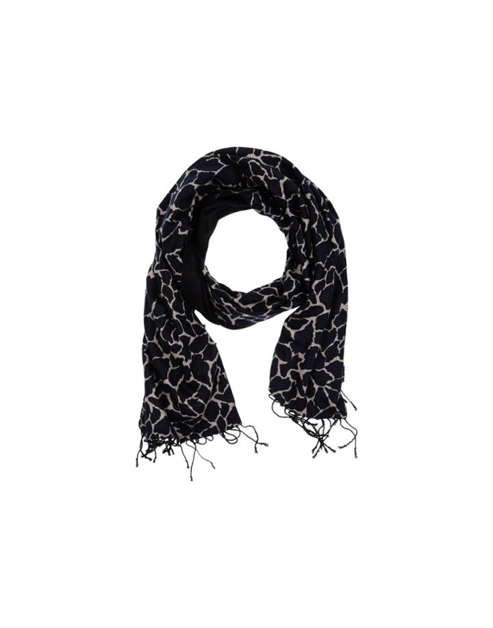 Laur L Scarves