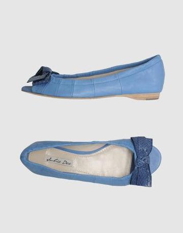 Julie Dee Ballet Flats