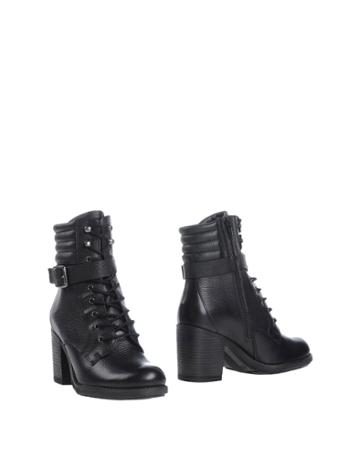 Gusto Ankle Boots